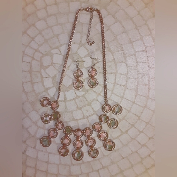 Charming Charlie Gold Tone Peachy Green Geometric Necklace & Earrings Set - Picture 1 of 5